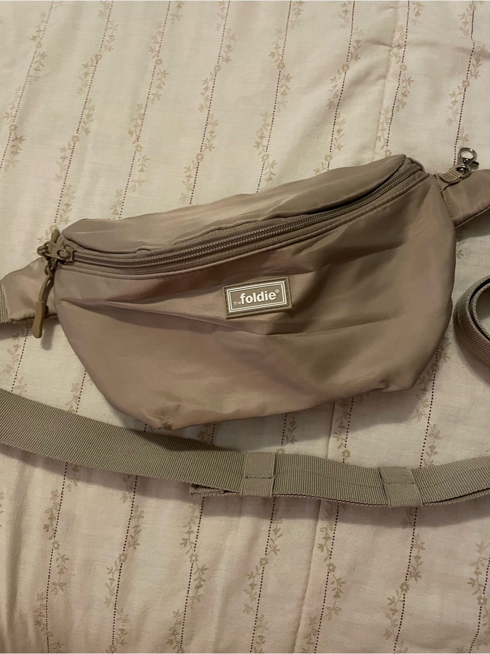 Foldie Beige Crossbody Belt Bag Fanny Pack Crossbody